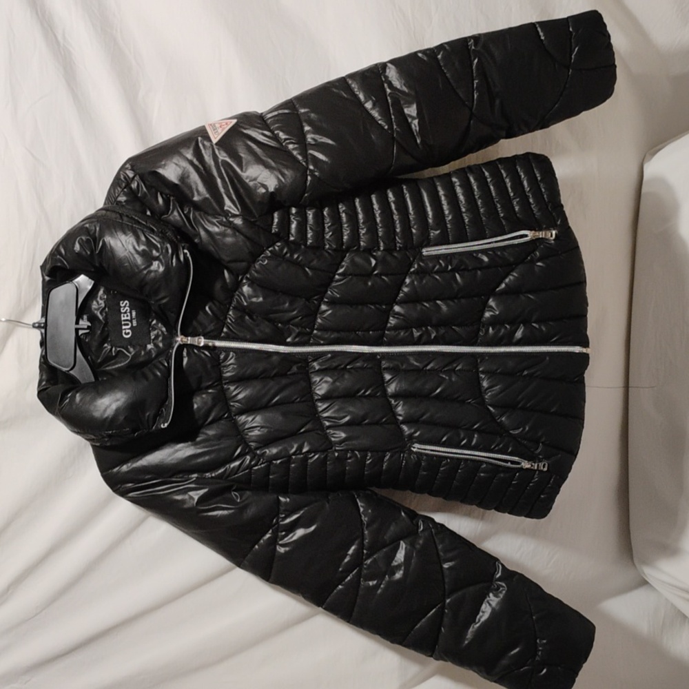 (D-5) Guess Black Puffer Coat W Silver Detail Sz.M Gently Worn